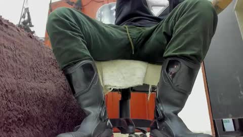 Snapshot of bigcock_hair chatting on October 22, 2025, 11:15 pm bigcock_hair online show from October 22, 2025, 11:15 pm