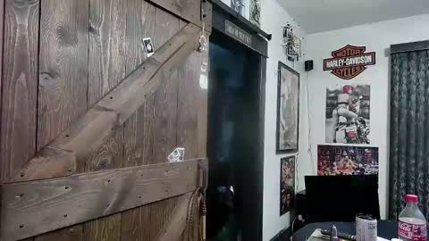 Snapshot of bigdbrillion chatting on February 5, 2025, 8:11 am Darryl online show from February 5, 2025, 8:11 am