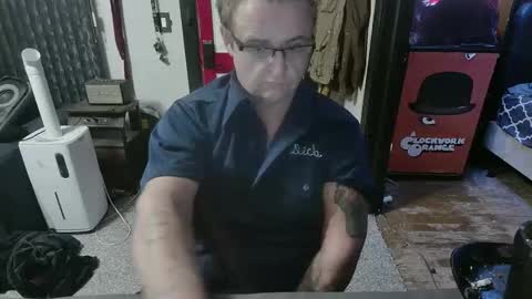 Snapshot of bigdbrillion chatting on November 19, 2025, 10:54 pm Darryl online show from November 19, 2025, 10:54 pm