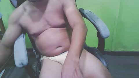 Snapshot of bigdickguyaux chatting on December 20, 2025, 7:43 pm bigdickguyaux online show from December 20, 2025, 7:43 pm