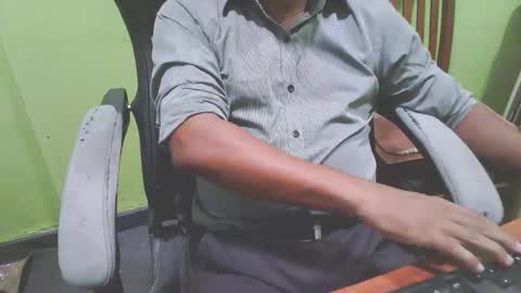 Snapshot of bigdickguyaux chatting on February 25, 2026, 5:00 pm bigdickguyaux online show from February 25, 2026, 5:00 pm