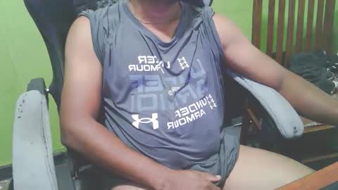 Snapshot of bigdickguyaux chatting on March 5, 2026, 4:58 pm bigdickguyaux online show from March 5, 2026, 4:58 pm