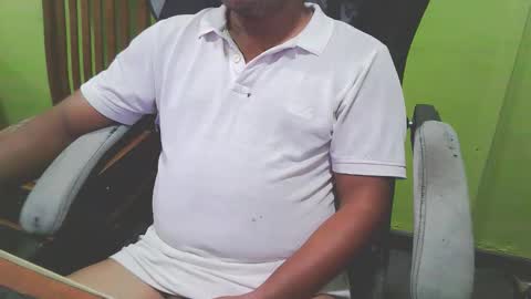 Snapshot of bigdickguyaux chatting on March 22, 2026, 7:39 pm bigdickguyaux online show from March 22, 2026, 7:39 pm