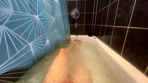 bigdogwig online show from February 6, 2025, 8:45 pm