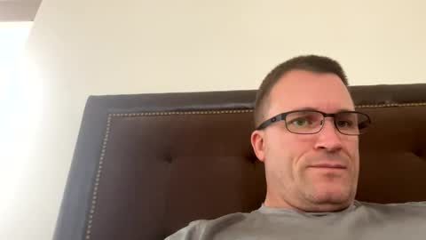 bigger22332233 online show from December 8, 2024, 7:43 pm