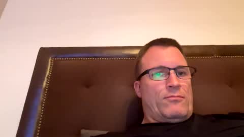 bigger22332233 online show from December 10, 2024, 1:22 am