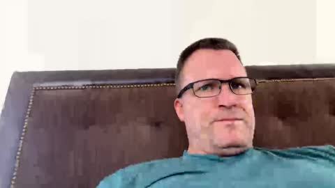 bigger22332233 online show from February 10, 2025, 4:58 pm