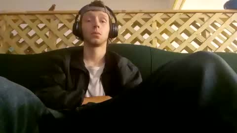 biggestboiiii online show from February 3, 2025, 3:20 am