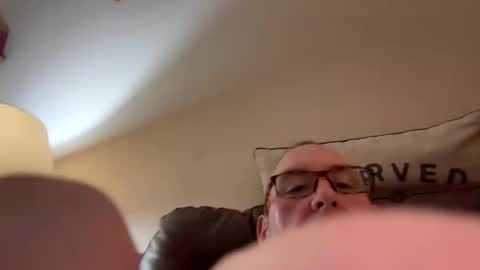 biggloves4bighands online show from September 28, 2025, 12:05 am