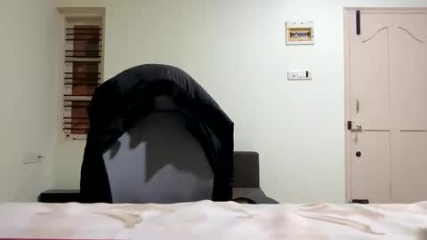 bighandsomesatisfy online show from January 9, 2025, 2:29 pm