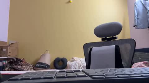 bighandsomesatisfy online show from April 5, 2026, 6:16 pm