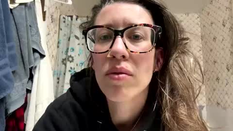 Bigkitties online show from May 19, 2026, 10:32 am