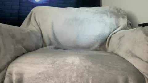 bigloadzisback023 online show from September 13, 2025, 10:42 pm