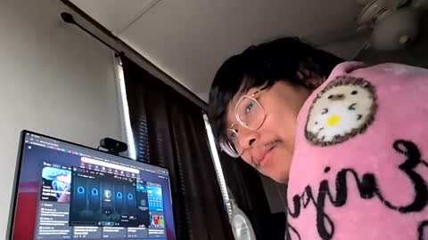 Snapshot of biglongt chatting on October 20, 2025, 5:13 pm biglongt online show from October 20, 2025, 5:13 pm