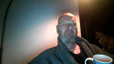 Snapshot of bigmike3339 chatting on December 31, 2024, 5:44 am bigmike3339 online show from December 31, 2024, 5:44 am