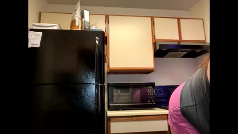 Snapshot of bigoltittycomittee chatting on November 26, 2025, 11:28 pm bigoltittycomittee online show from November 26, 2025, 11:28 pm