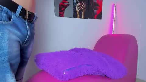 Snapshot of bigsexlive69 chatting on November 9, 2025, 10:19 pm SEX IN THE HOUSE online show from November 9, 2025, 10:19 pm