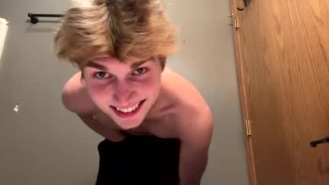 Snapshot of bigskinnyboyshh chatting on January 2, 2025, 3:48 am bigskinnyboyshh online show from January 2, 2025, 3:48 am