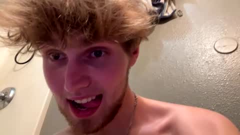 Snapshot of bigskinnyboyshh chatting on September 27, 2025, 5:45 am bigskinnyboyshh online show from September 27, 2025, 5:45 am