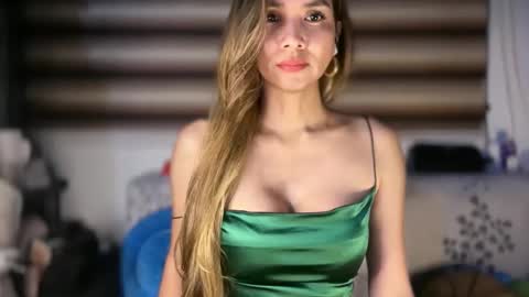 Yna     online show from November 7, 2025, 6:41 pm