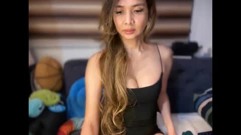 Yna     online show from April 15, 2026, 6:37 pm