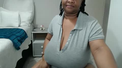 Snapshot of bigtitshornygirlxxx chatting on December 3, 2025, 9:13 pm Lona online show from December 3, 2025, 9:13 pm