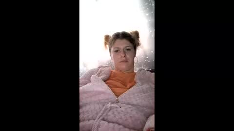 bigtitslala online show from December 5, 2025, 11:30 am