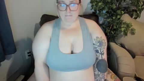 Snapshot of bigtittybbw chatting on December 18, 2024, 10:24 pm bigtittybbw online show from December 18, 2024, 10:24 pm