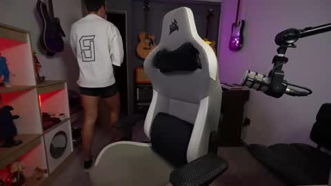 Snapshot of bigxboy96 chatting on January 13, 2026, 4:29 am bigxboy96 online show from January 13, 2026, 4:29 am