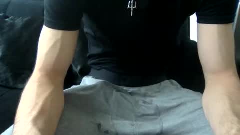 Snapshot of bimusician77 chatting on December 12, 2024, 5:04 pm bimusician77 online show from December 12, 2024, 5:04 pm