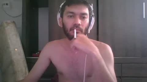 binhodm1 online show from January 5, 2025, 4:27 pm