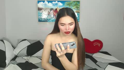 Kate online show from December 19, 2025, 6:48 pm