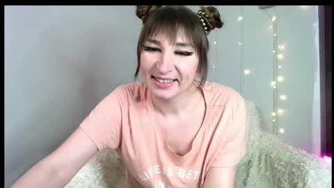 Snapshot of birdie_kiss chatting on April 17, 2026, 7:28 pm birdie_kiss online show from April 17, 2026, 7:28 pm