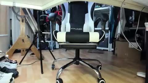 bisexualjay online show from January 6, 2026, 12:53 pm