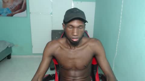 Snapshot of black30cmdick chatting on January 18, 2026, 4:05 am maquina online show from January 18, 2026, 4:05 am