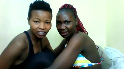 Snapshot of black_divas1 chatting on February 24, 2026, 5:27 am black_divas1 online show from February 24, 2026, 5:27 am