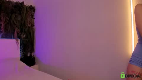 Jenny online show from October 10, 2025, 11:42 am