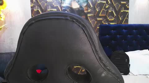 black_king_241 online show from February 11, 2026, 3:11 am