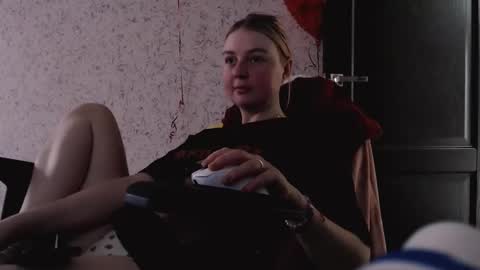 Snapshot of black_neon chatting on February 16, 2025, 11:05 am Sasha and Bella online show from February 16, 2025, 11:05 am