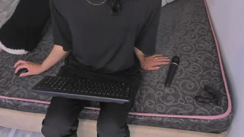 B L A C K  R O S E  online show from April 9, 2026, 11:37 am