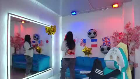 Snapshot of black_roseee chatting on July 17, 2026, 3:35 am Rousse online show from July 17, 2026, 3:35 am