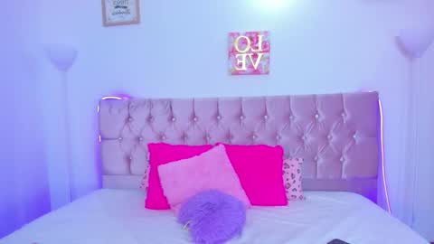 Snapshot of black_tara chatting on February 21, 2026, 2:12 am Tara online show from February 21, 2026, 2:12 am