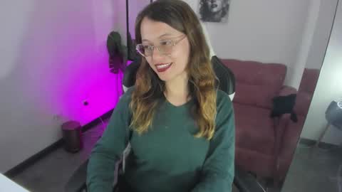 Sophie online show from December 17, 2025, 11:44 pm