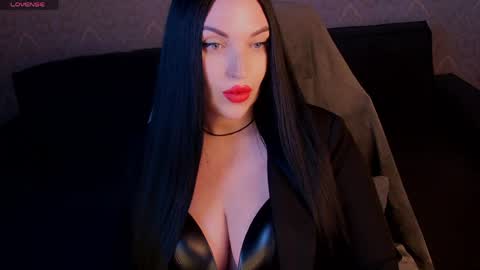 blackberry_star online show from April 15, 2026, 9:27 am