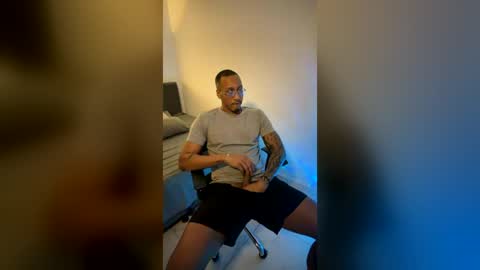 Snapshot of blackboy2874 chatting on July 8, 2026, 3:22 am DWAYNE BELL online show from July 8, 2026, 3:22 am