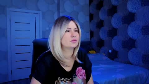 Snapshot of blackeyes11 chatting on December 14, 2024, 4:34 am blackeyes11 online show from December 14, 2024, 4:34 am