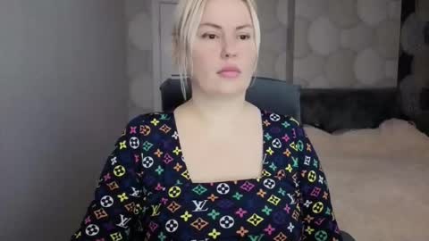 Snapshot of blackeyes11 chatting on November 10, 2025, 1:48 am blackeyes11 online show from November 10, 2025, 1:48 am