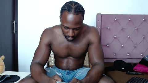 Snapshot of blacknikes chatting on December 30, 2024, 12:11 am Twtter 1MikeBeckford            Onlyfns beckfordmike online show from December 30, 2024, 12:11 am