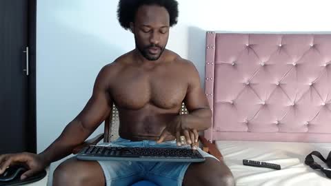 Snapshot of blacknikes chatting on January 6, 2025, 1:08 pm Twtter 1MikeBeckford            Onlyfns beckfordmike online show from January 6, 2025, 1:08 pm