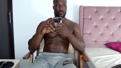 Snapshot of blacknikes chatting on January 11, 2025, 9:57 pm Twtter 1MikeBeckford            Onlyfns beckfordmike online show from January 11, 2025, 9:57 pm